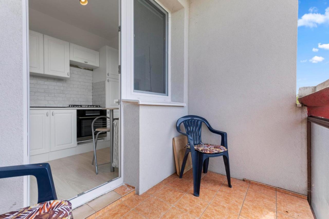 Apartment 20 Minutes From City Center W Netflix, Coffee Or Tea & Parking Μπρατισλάβα Εξωτερικό φωτογραφία