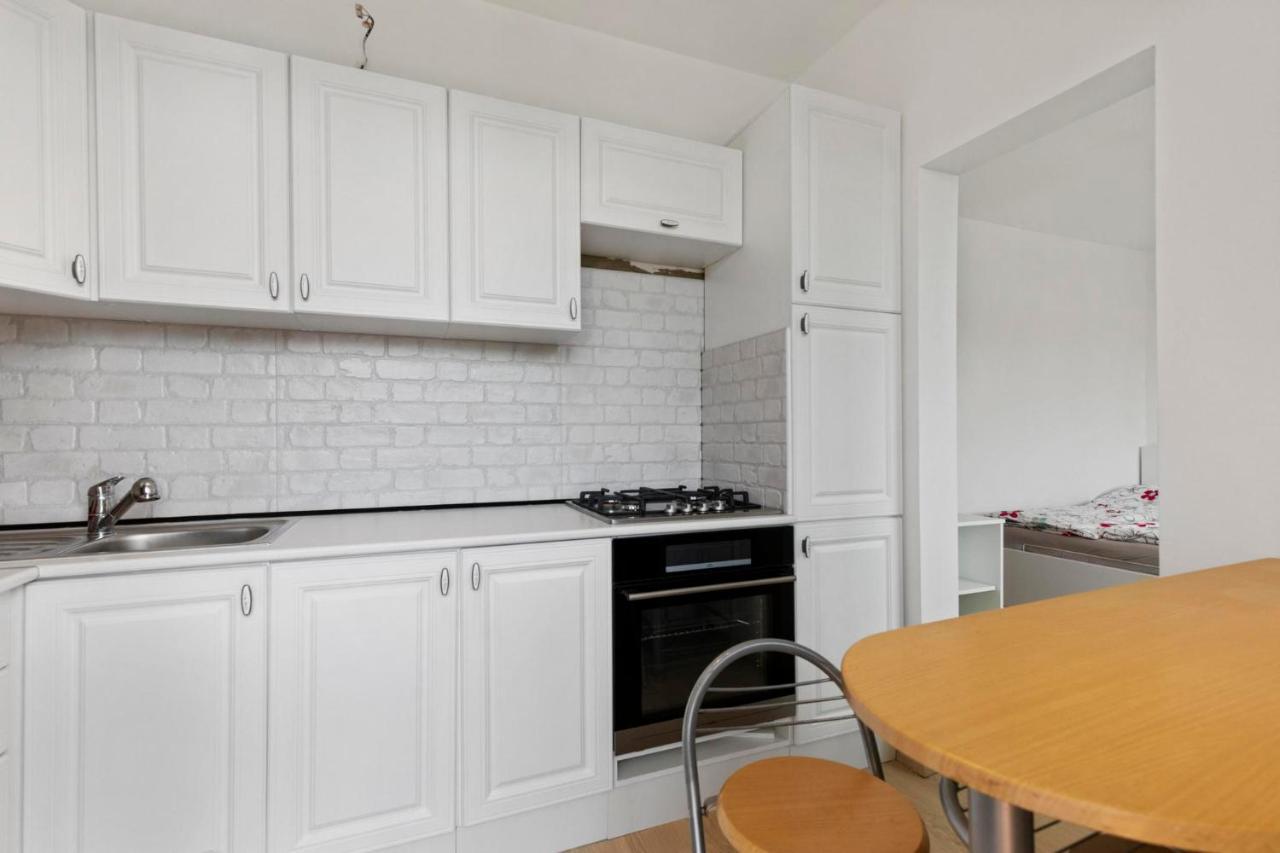 Apartment 20 Minutes From City Center W Netflix, Coffee Or Tea & Parking Μπρατισλάβα Εξωτερικό φωτογραφία